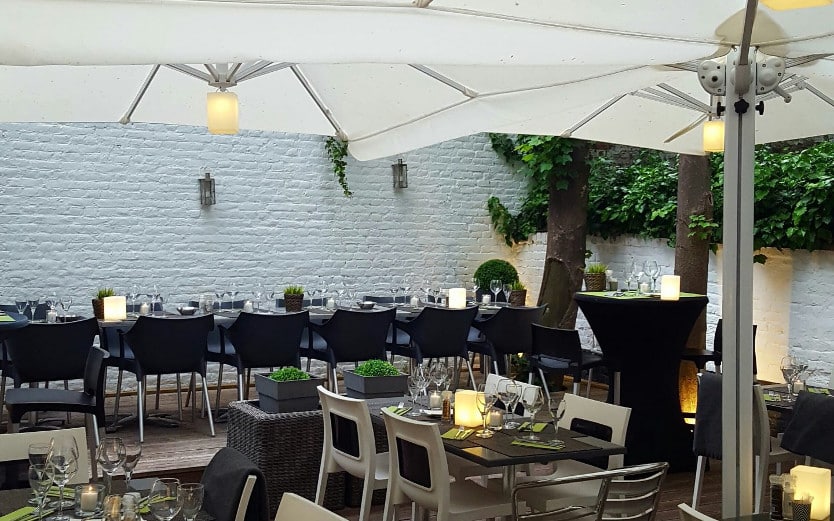 Dîner en Plein Air : Vivez l&rsquo;Expérience Unique d&rsquo;un Restaurant Terrasse